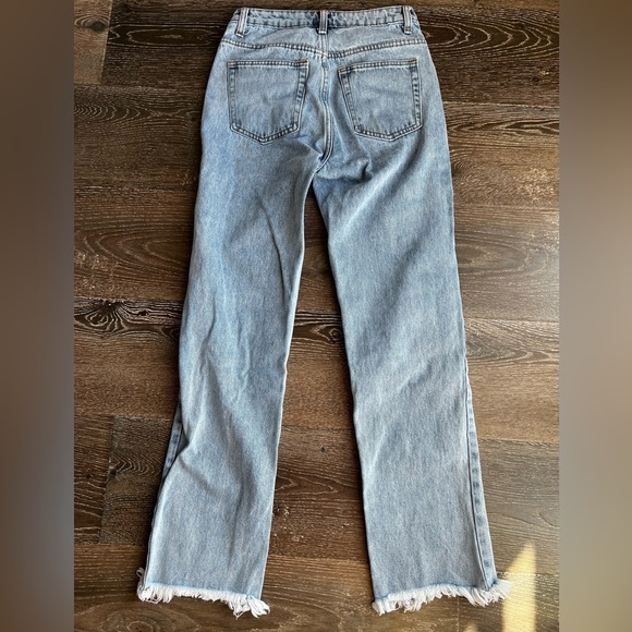 Revolve Superdown Marilyn Denim Jean in Light Blue Wash size 25 fringe detail - Picture 4 of 8